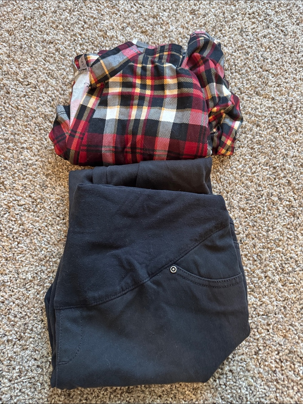Winter Maternity outfit size small (4-6)